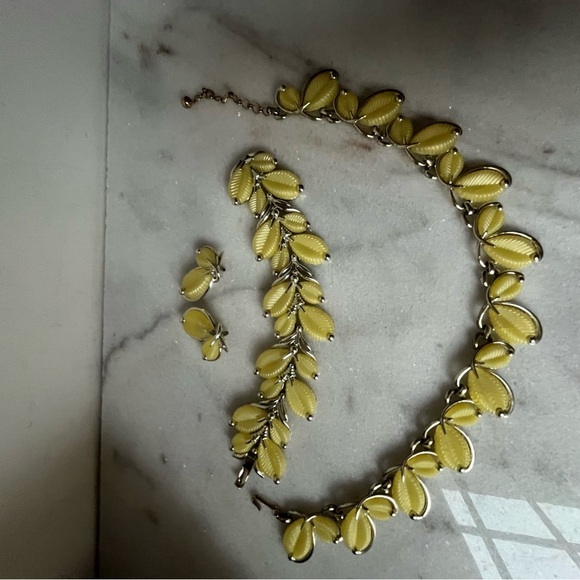 Marboux By Boucher Style #550 White Leaves Thermoset Silver Tone 1950s Necklace - Picture 13 of 16